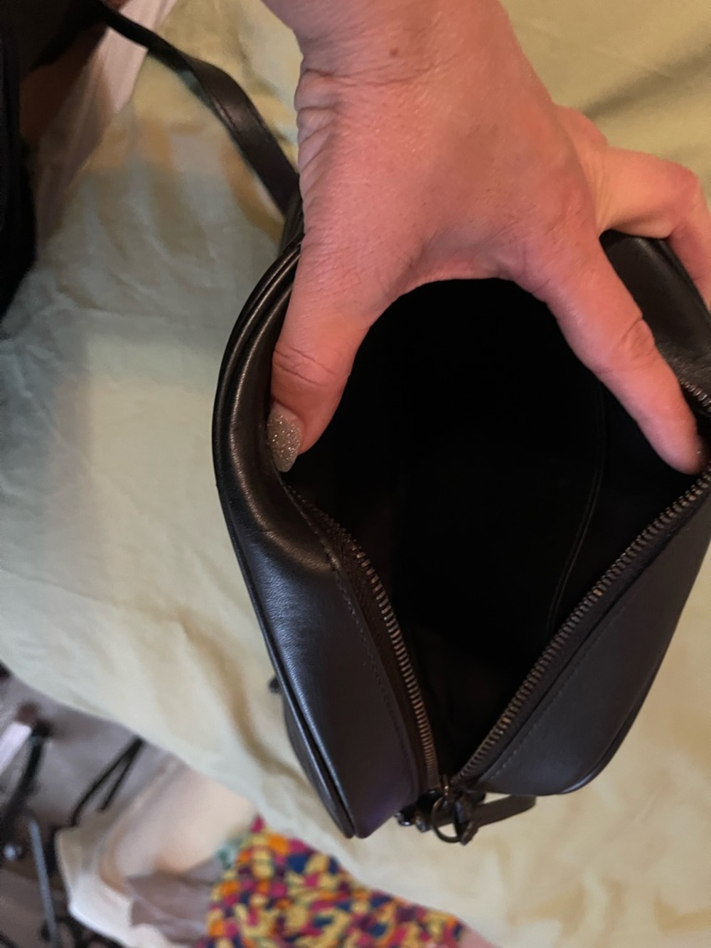 Gucci Black Leather Zip Pouch - Picture 3 of 6